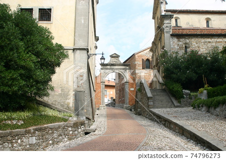 Udine Udine 74796273