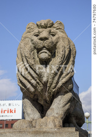 獅子在大阪浪速橋（獅子橋）的石像 74797680