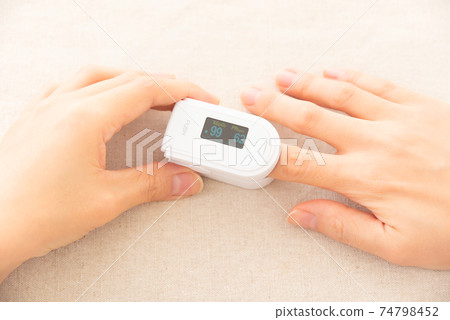 Pulse Oximeter Pulse Oximeter 74798452