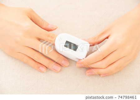 Pulse Oximeter Pulse Oximeter 74798461