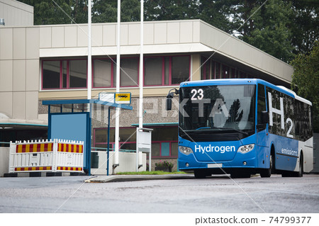 A hydrogen fuel cell buses  74799377