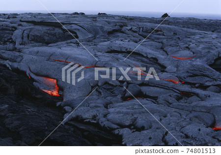 USA, Hawaii, Big Island, Volcanos National Park, cooling lava 74801513