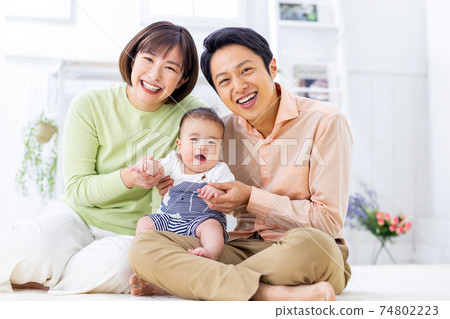 Family image baby 74802223
