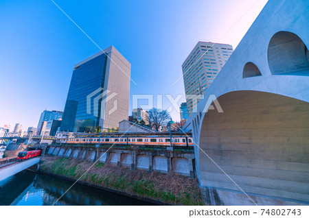 Overlooking the beautiful Hijiribashi, Tokyo Metro Marunouchi Line, Ochanomizu Station, etc. Overlooking the beautiful Hijiribashi, Tokyo Metro Marunouchi Line, Ochanomizu Station, etc. 74802743