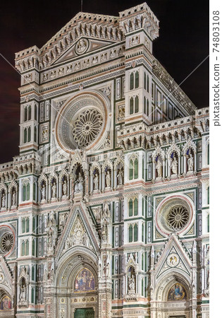 Florence Cathedral in evening, Italy Florence Cathedral in evening, Italy 74803108