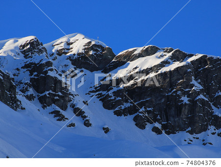 Mount Vorab in winter. 74804376