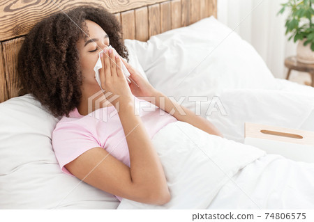 Runny nose, flu and colds, treatment at home Runny nose, flu and colds, treatment at home 74806575