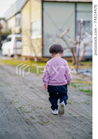 Depressed boy back view 74814476