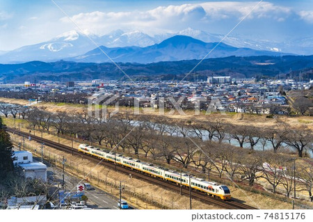 宮城縣早柴山早春山脈和E653系列特種列車 宮城縣早柴山早春山脈和E653系列特種列車 74815176