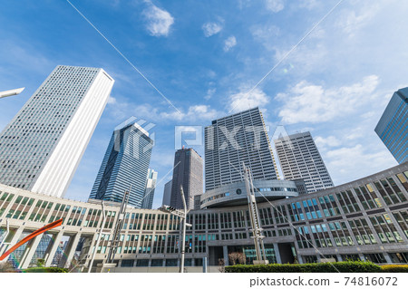 [Tokyo Metropolitan Assembly Building, Tomin Hiroba side] 74816072