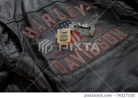 Leather jacket and lighter 17 Leather jacket and lighter 17 74817330