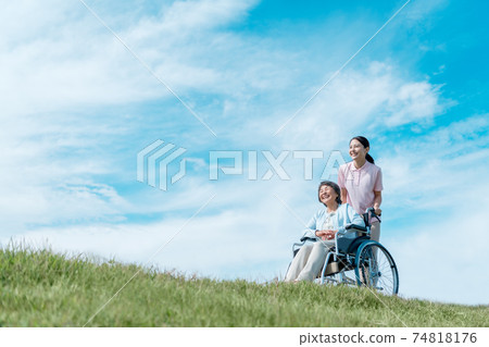 戶外護理日托 74818176