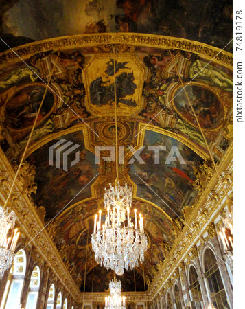 Between Versailles palace mirror Between Versailles palace mirror 74819178