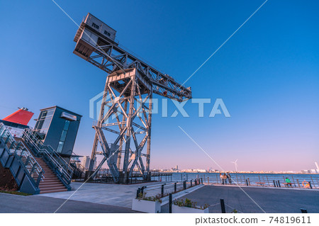 Yokohama cityscape of Japan It's like "early summer" cheerful. View of Yokohama Hammerhead etc. (Nippon Maru on the far left) Yokohama cityscape of Japan It's like "early summer" cheerful. View of Yokohama Hammerhead etc. (Nippon Maru on the far left) 74819611