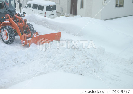 Snow removal work Snow removal work 74819757
