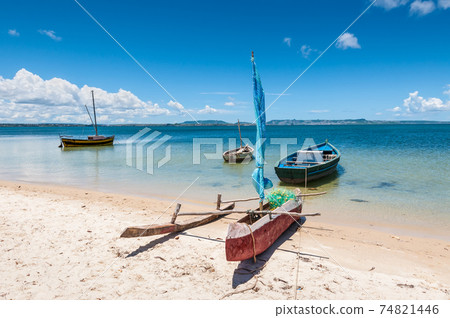Malagasy outrigger pirogue Malagasy outrigger pirogue 74821446