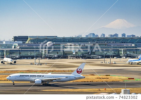 機場風光：飛機起飛和東京大田區富士山 74823302
