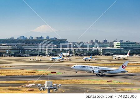 機場風光：飛機起飛和東京大田區富士山 74823306
