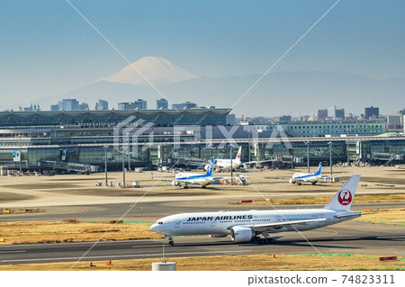 機場風光：飛機起飛和東京大田區富士山 74823311