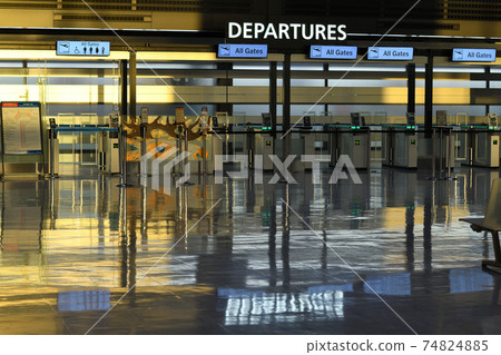 Airport departure gate 74824885