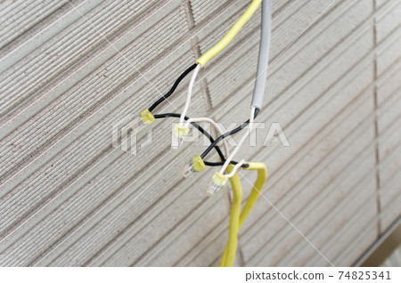 Outdoor electric wire 74825341