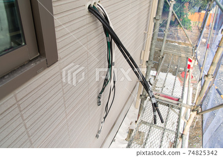 Outdoor electric wire 74825342