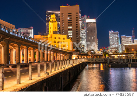 《Kanagawa Prefecture》 Night view of Yokohama Port Town, Elephant Nose Park 74825597