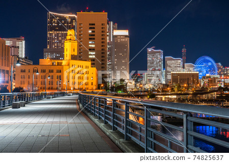 《神奈川縣》橫濱港鎮夜景,大象鼻子公園 《神奈川縣》橫濱港鎮夜景,大象鼻子公園 74825637