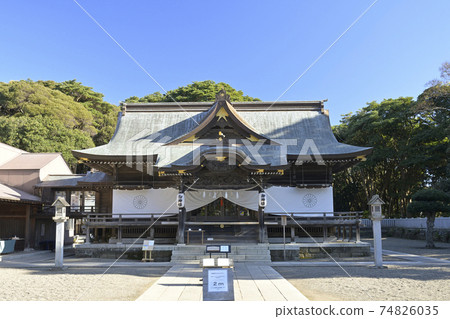 Haiden of Sakatsura Isozaki Shrine 74826035