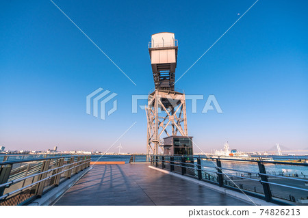 日本的橫濱都市風景好像“初夏”快樂。我想要橫濱雙mer等 日本的橫濱都市風景好像“初夏”快樂。我想要橫濱雙mer等 74826213