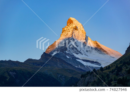 Matterhorn at sunrise 74827946