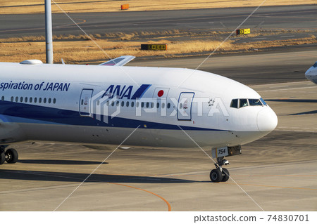 Airport scenery Taxiing airplane Ota-ku, Tokyo Airport scenery Taxiing airplane Ota-ku, Tokyo 74830701