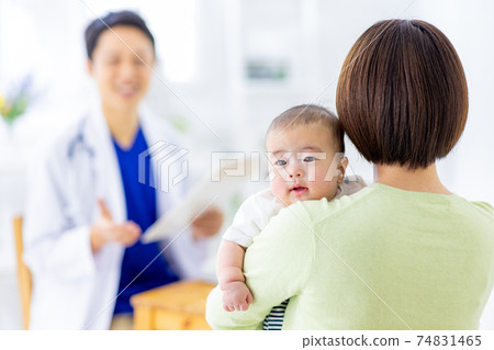 Pediatrics examination doctor 74831465