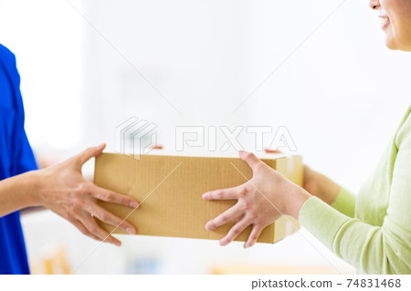 Courier service cardboard 74831468