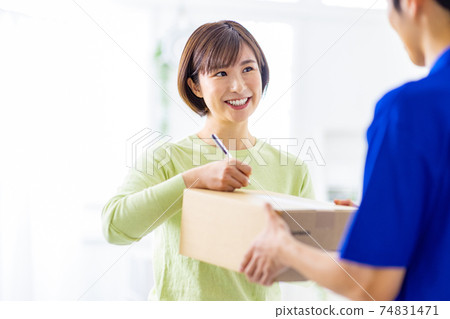 快遞服務紙板 74831471