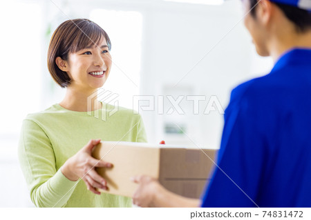 快遞服務紙板 74831472