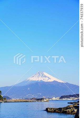 [靜岡縣]雪山富士山和駿河灣 74837939