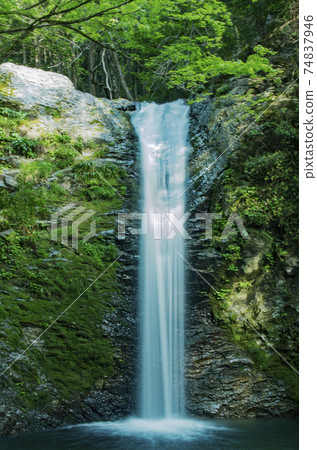 Hida-Kanayama Yokotani Gorge Four Waterfalls 74837946