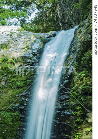 Hida-Kanayama Yokotani Gorge Four Waterfalls Hida-Kanayama Yokotani Gorge Four Waterfalls 74837949