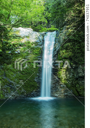Hida-Kanayama Yokotani Gorge Four Waterfalls Hida-Kanayama Yokotani Gorge Four Waterfalls 74837951