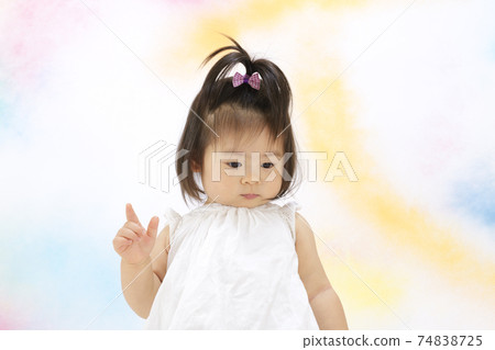 一個女孩 74838725