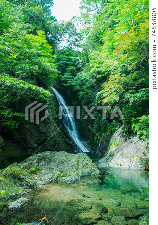 Hida-Kanayama Yokotani Gorge Four Waterfalls Hida-Kanayama Yokotani Gorge Four Waterfalls 74838805