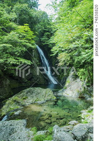 Hida-Kanayama Yokotani Gorge Four Waterfalls Hida-Kanayama Yokotani Gorge Four Waterfalls 74838820
