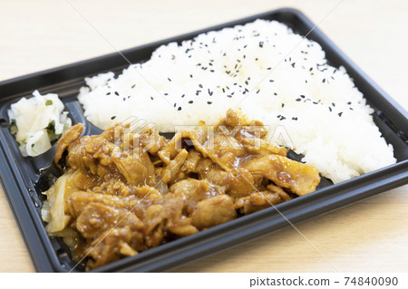 Delicious pork ginger-grilled lunch 74840090