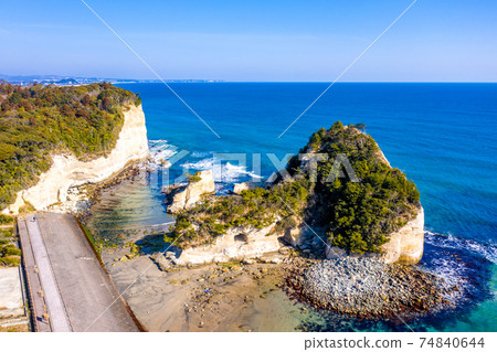 Takado Obama Beach in winter (Takahagi City, Ibaraki Prefecture) 74840644
