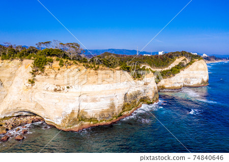 Takado Obama Beach in winter (Takahagi City, Ibaraki Prefecture) 74840646