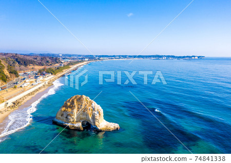 Futatsushima in winter (Kitaibaraki City, Ibaraki Prefecture) 74841338