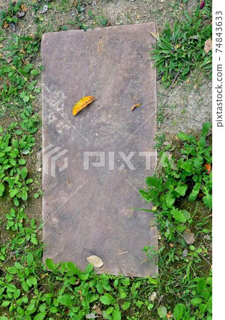 Brick for pedestrian walkways. Brick for pedestrian walkways. 74843633