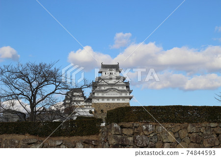 國寶姬路城，俯瞰城堡塔樓[兵庫縣] 74844593