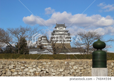 From Ote-mon to Himeji Castle Tower [Hyogo Prefecture] 74844594